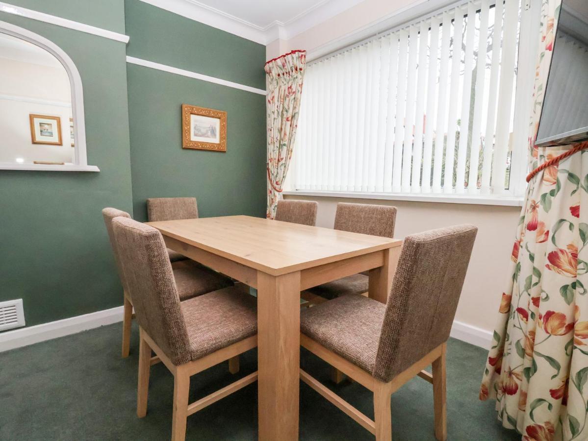 The Hollies Villa Prestatyn Dış mekan fotoğraf
